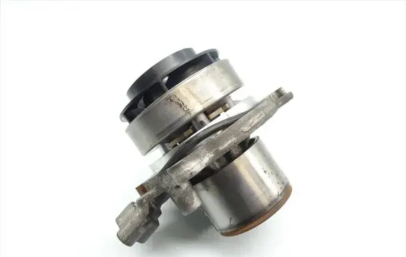 Seat Leon (5F) Water pump 04L011E 01Q157801