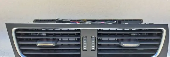 Audi A5 Sportback 8TA Dash center air vent grill 8T1820951C