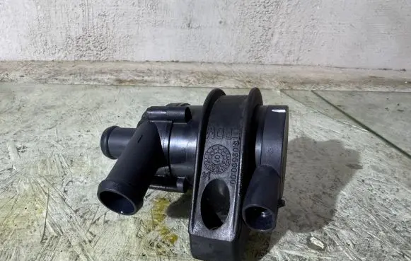 Volvo V40 Electric auxiliary coolant/water pump 30950000