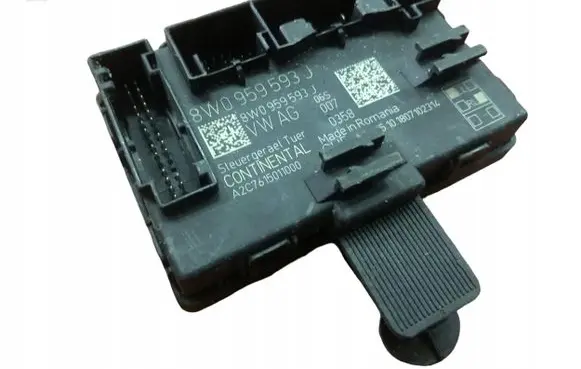 Audi A4 S4 B9 Door control unit/module 8W0959593J