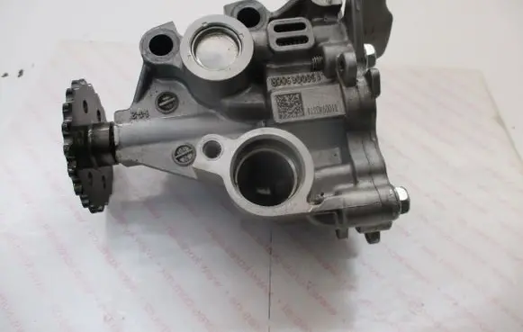 Renault Trafic III (X82) Oil pump 150006988R M9R710