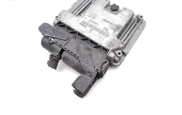 Chevrolet Cruze Engine control unit/module 96983951 0281015445 96950821