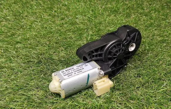 Ford Ecosport Seat adjustment motor 1331050X04 758258Y2