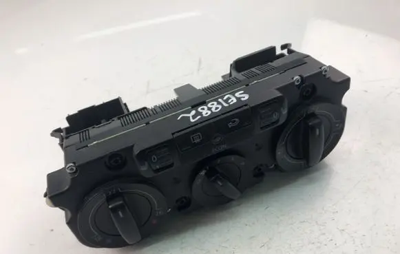 Volkswagen Golf IV Climate control unit 53701CF