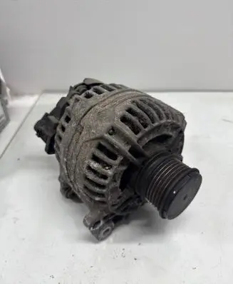 Ford Galaxy Generator/alternator 028903030 0124515117
