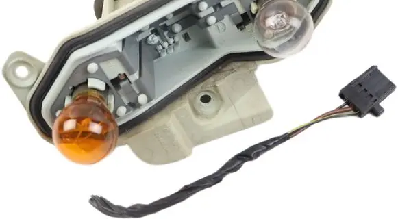 Opel Vectra C Tail light bulb cover holder 443041 443045