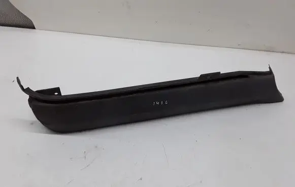 Rear fender molding trim