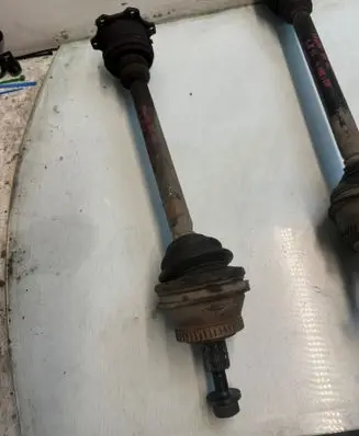 Volkswagen PASSAT B5 Front driveshaft 
