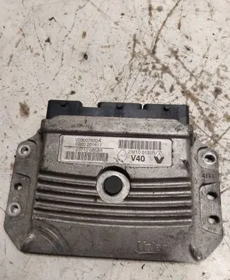 Renault Megane III Engine control unit/module 237100858R V29007502A 0320221617