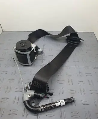 BMW 5 F10 F11 Front seatbelt S2916405803 615383300D