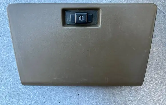 Mitsubishi Pajero Glove box MB736208