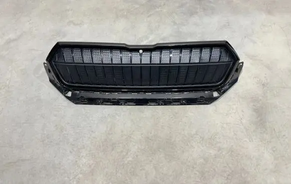 Front bumper upper radiator grill