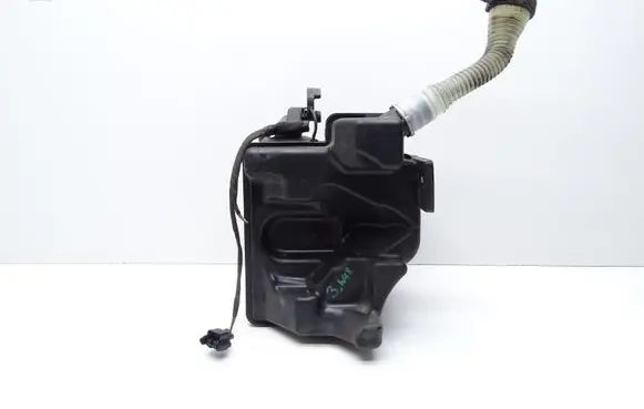 Windshield washer fluid reservoir/tank