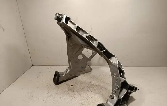 BMW 5 F10 F11 Steering rack mounting bracket 6140831