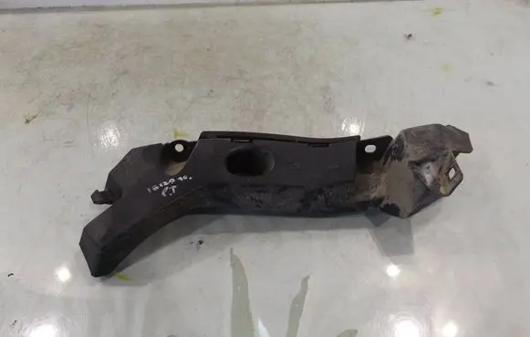 Rear bumper mounting bracket