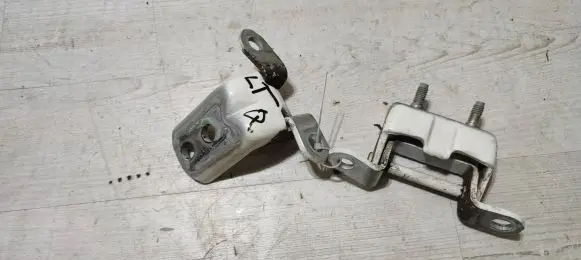 Nissan Qashqai Rear door hinge set 