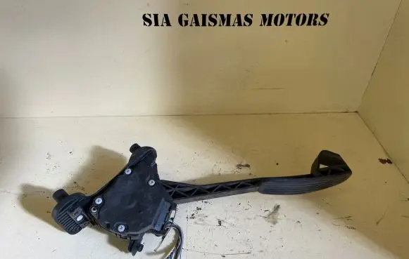 Volvo V70 Accelerator throttle pedal 9496822 00776922 C101