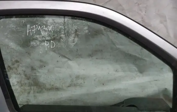 Nissan Pathfinder R51 Front door window glass four-door