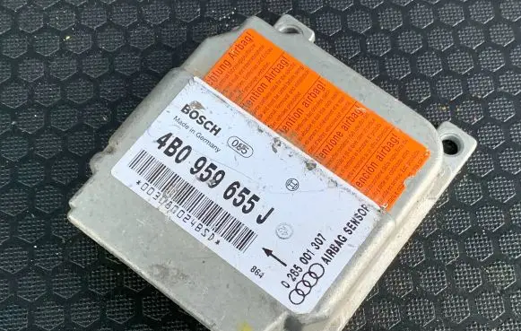 Audi A6 S6 C5 4B Airbag control unit/module 4B0959655J 0285001307