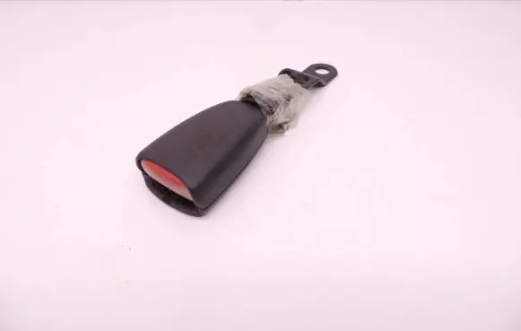 Volvo XC90 Front seatbelt buckle D118