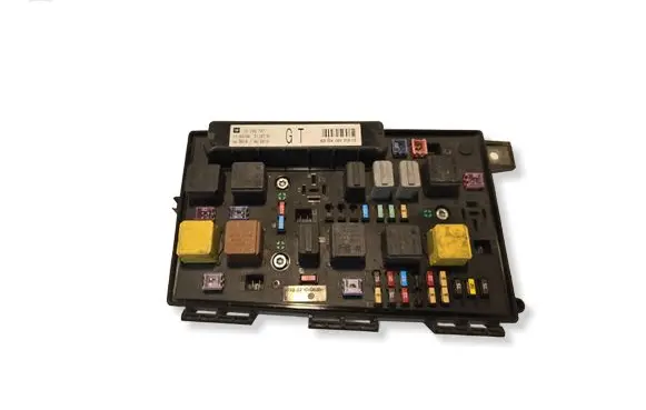 Opel Astra H Fuse module 13206747