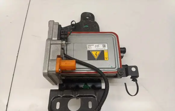 Polestar 2 Voltage converter inverter 32352952 32352953