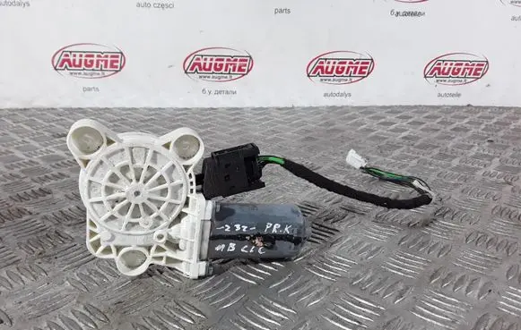 Mercedes-Benz CLC CL203 Front door window regulator motor A2118201842