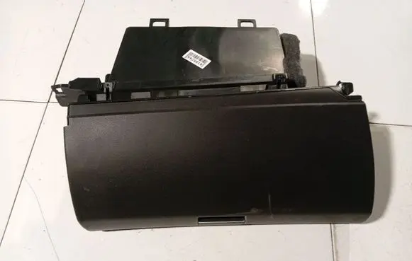 Mercedes-Benz A W169 Glove box