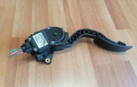 Renault Laguna III Accelerator throttle pedal 180050001R 0280755085