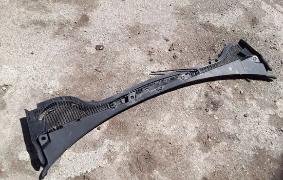 Skoda Octavia Mk2 (1Z) Wiper trim 1Z1819415F 1Z2819415F