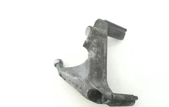 Mercedes-Benz C AMG W204 Engine mounting bracket a6460160038