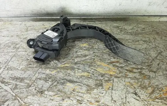 Audi A6 S6 C6 4F Accelerator throttle pedal 8K1723523 6PV00950501