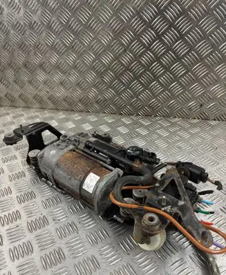 Audi A8 S8 D4 4H Air suspension compressor/pump 4H0616005C