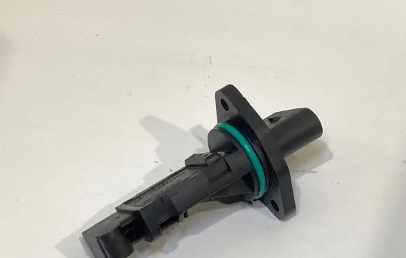 Volkswagen II LT Mass air flow meter 389252B F00C262027