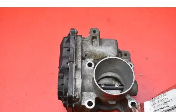 Renault Clio III Throttle body valve 8200568712C