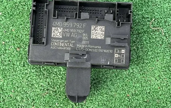 Audi A5 Door control unit/module 4M0959792F
