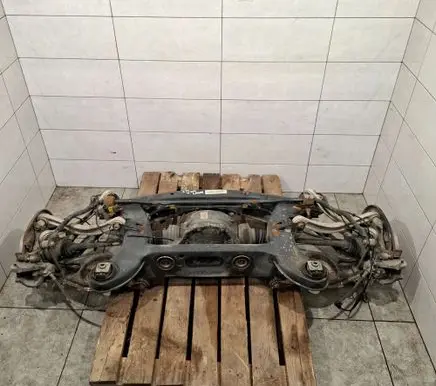 Mercedes-Benz E A207 Rear axle beam A2043504010 A2123503805