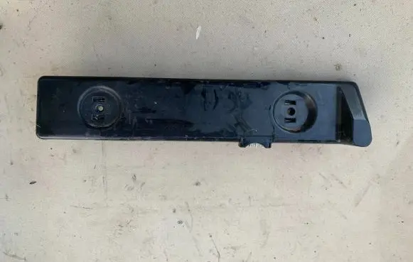 Mercedes-Benz W123 Tail light bulb cover holder