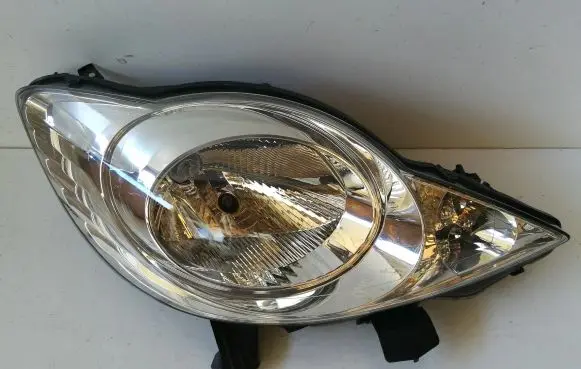Peugeot 107 Headlight/headlamp 811100H030 89033104