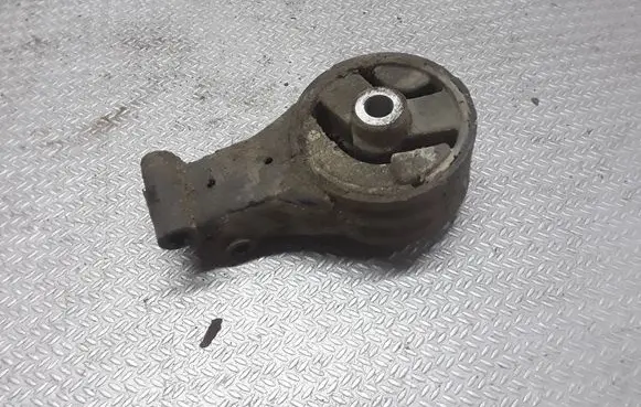 Engine mount bracket