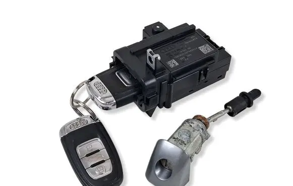 Audi A4 S4 B8 8K Ignition key/card 8T0959754D