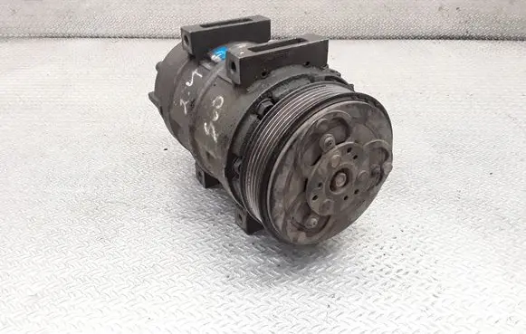 Volvo S60 Air conditioning (A/C) compressor (pump) 8708581