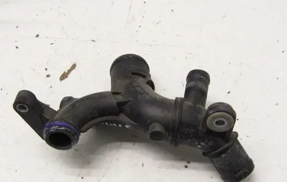 Nissan Juke II F16 Engine coolant pipe/hose 135106