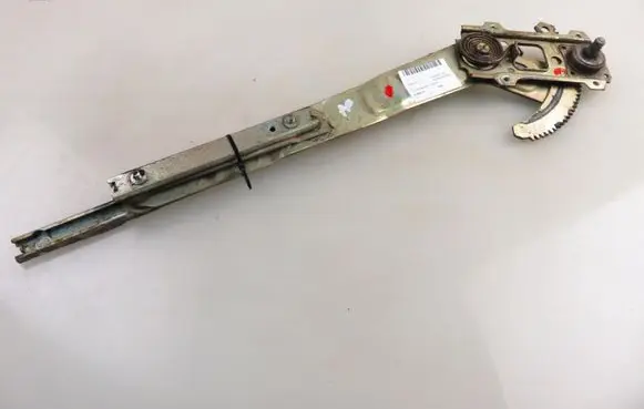 Nissan Patrol 160 Front door manual window regulator 