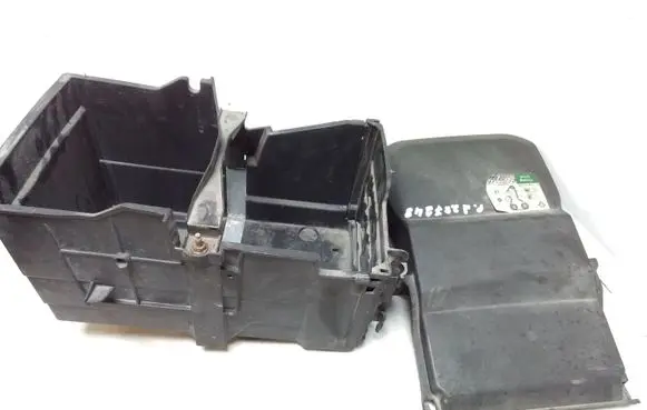 Ford Focus Battery box tray C8C9A
