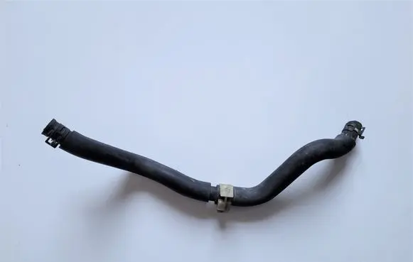 Mazda CX-5 Engine coolant pipe/hose
