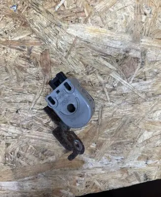 Subaru Impreza III Horn buzzer relay 0689004670