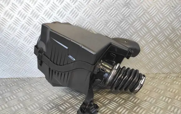 Air filter box