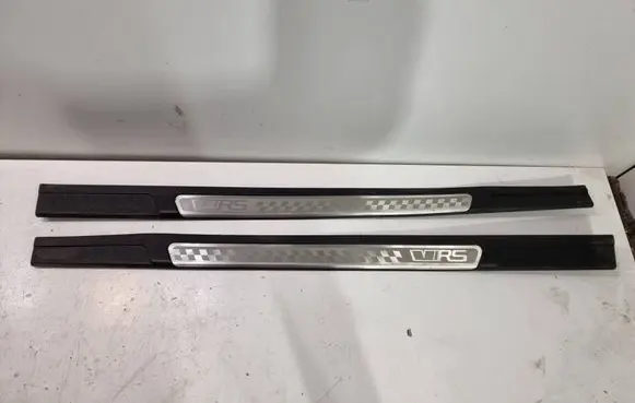 Skoda Octavia Mk2 (1Z) sill trim set (inner) 1Z0853491 1Z0853492