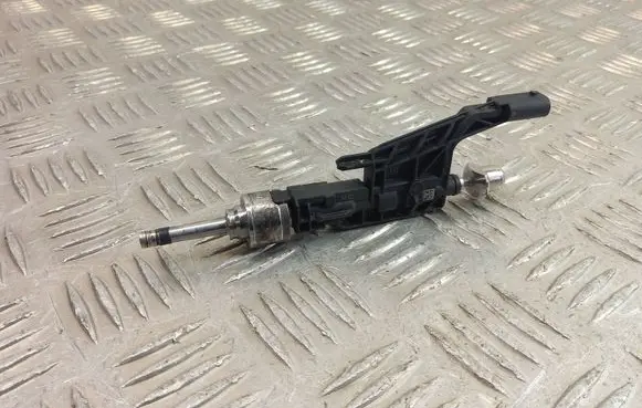 BMW X1 F48 F49 Fuel injector 8656548